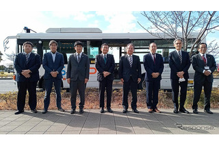 埼玉工大の自動運転バスが進化、千葉市長や京成バス運転手も実感 画像