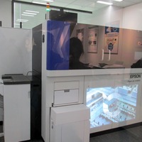 環境配慮型オフィスセンターにある乾式オフィス製紙機「PaperLab」