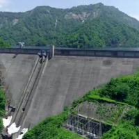 重力式コンクリートダムでは日本一の「奥只見ダム」がシルバーラインを抜けると見えてくる
