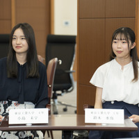 東京工業大学の工学部4年の小島未宇さん（左）と環境社会工学部1年の鈴木水鳥さん（右）