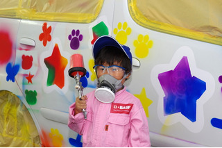 子どもたちが環境に優しい塗装体験…ネッツトヨタノヴェルとやま 画像