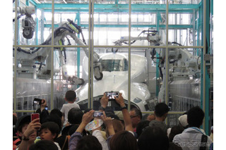 「新幹線なるほど発見デー」に潜入、新幹線を研ぐロボット登場 画像