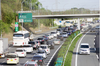 お盆の帰省Uターンラッシュ、東北・東名・関越で30km渋滞予測 画像