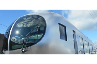 西武鉄道に25年ぶりの新型特急用車両、曲面ガラス使用「Laview」 画像