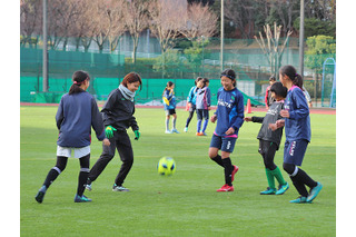 日テレ・ベレーザの選手参加、駒沢女子大サッカー教室6/9 画像