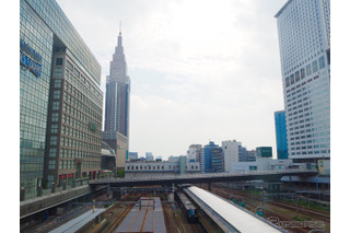新宿駅、東西の通り抜けがフリーパスに…自由通路が供用へ 画像