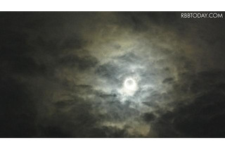 首都圏の金環日食、雲越しにシルエット 画像