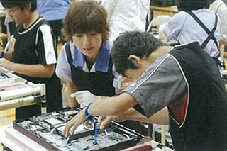 親子で楽しむノートパソコン自作体験、富士通が8/9川崎で開催 画像