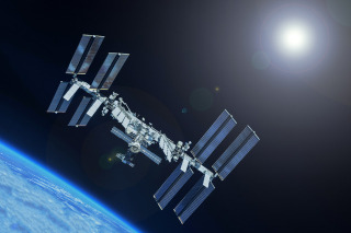 国際宇宙ステーション、人工衛星と衝突回避…約376秒間のスラスター噴射 画像