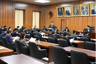 高校無償化と中学校35人学級の法案、国会審議入り 画像