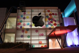 iPad 2発表の噂、サンフランシスコの会場を一足先に直撃 画像