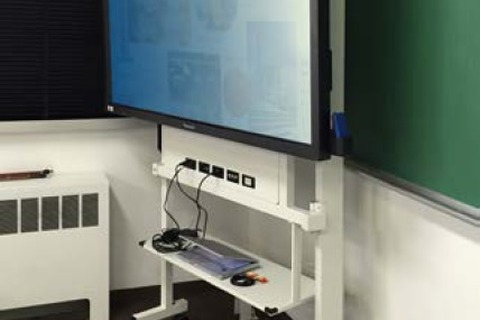 70型も搭載可能、省スペース大型ディスプレイスタンド 画像