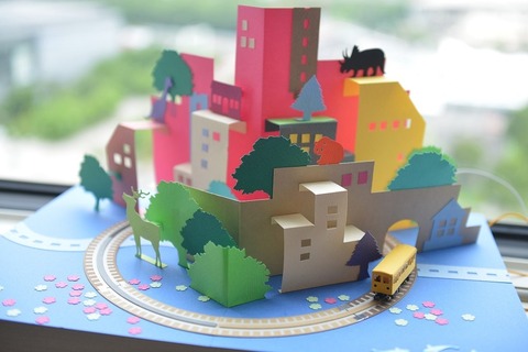 紙の電車が走る「かみてつワークショップ」1/20銀座線上野車両基地 画像