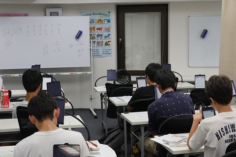 偏差値帯別のアダプティブラーニング活用効果、メイツが分析 画像