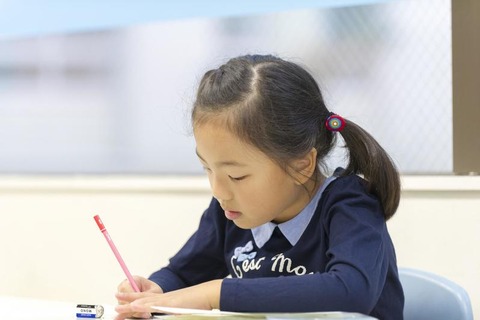 子どもの家庭学習における週平均回数は「5.8日」、1日の平均時間は？ 画像