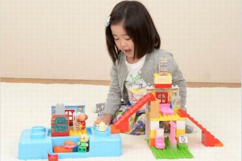 脳科学の知見に基づいたブロック玩具登場…バンダイが慶應大などと共同研究 画像