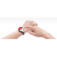 ポケモンGO連動デバイス「Pokemon GO Plus」発売9月に延期 画像