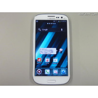 大画面化と持ちやすさを両立、6/28発売「GALAXY SIII」の実力 画像