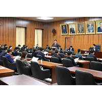 高校無償化と中学校35人学級の法案、国会審議入り 画像