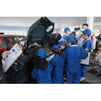 キッズメカニック体験プログラム、タイヤ点検や車両点検を学ぶ…BMW & MINI Racing 2026が新導入 画像