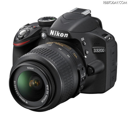 ニコン、モバイル端末に無線で写真転送できるデジタル一眼「D3200