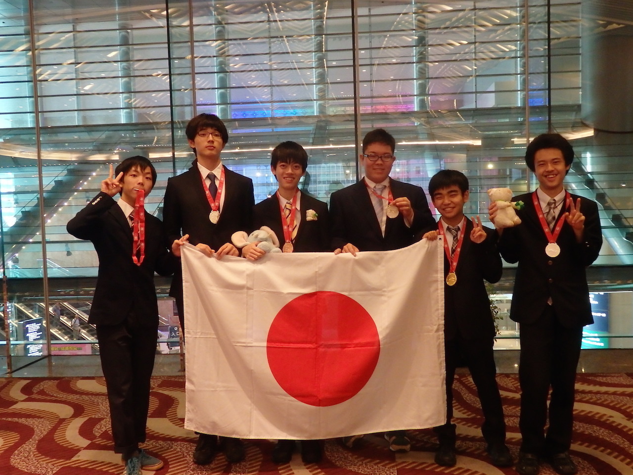 国際数学五輪、全参加者6人メダル獲得…開成2年生が金メダルの快挙