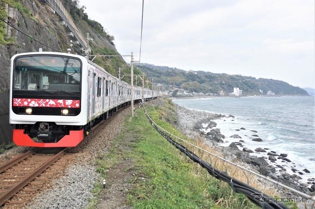伊豆急行「アロハ電車」4/30に定期普通列車デビュー | リセマム