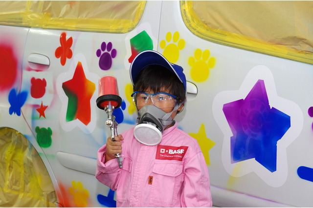 子どもたちが環境に優しい塗装体験…ネッツトヨタノヴェルとやま 画像