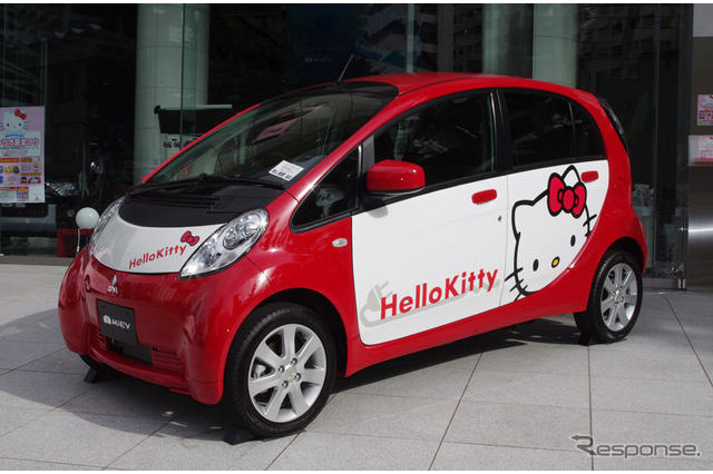 ハローキティ仕様の i-MiEV、三菱本社に出現 画像