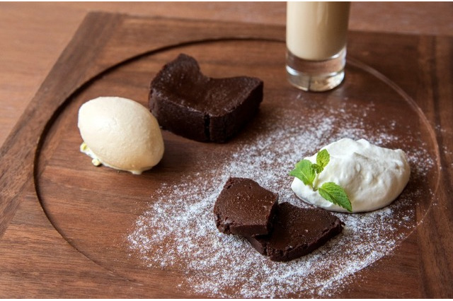 南青山レクサスカフェ＆ケンズカフェ東京コラボ、限定ガトーショコラセット 画像