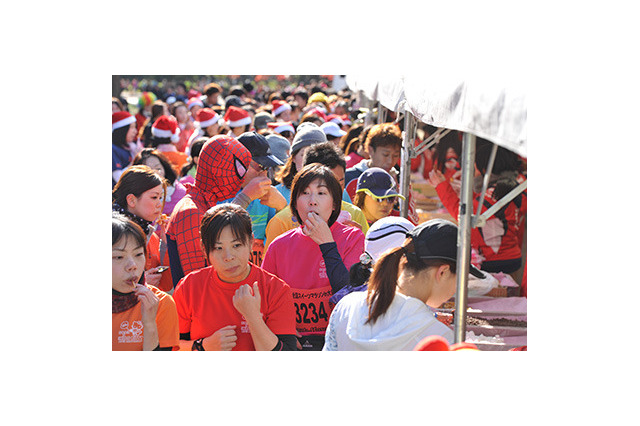 200種超のスイーツ食べ放題、小学生以上の親子も参加可種目も 画像
