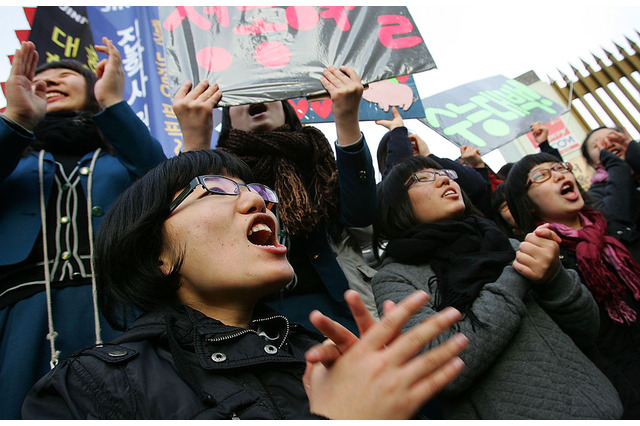 韓国「大学修学能力試験」スタート、日本のセンター試験はH29年1/14・15 画像