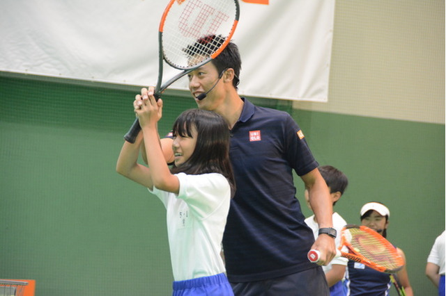 LIXIL 錦織チャレンジ、小学生とテニス交流 画像