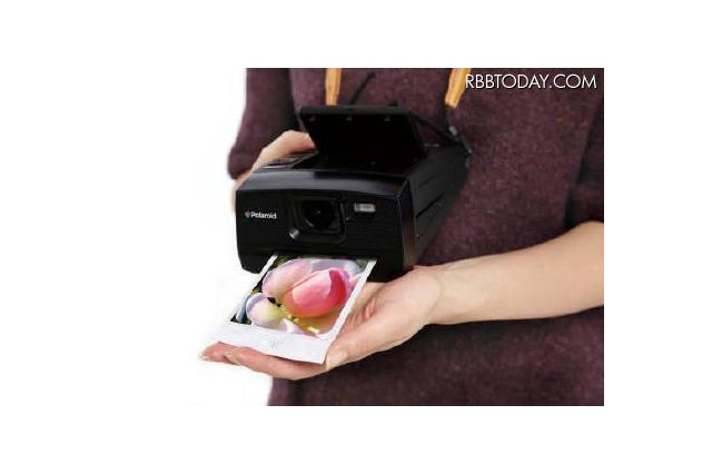 すぐにプリントOK…プリンタ一体型デジカメ発売 画像