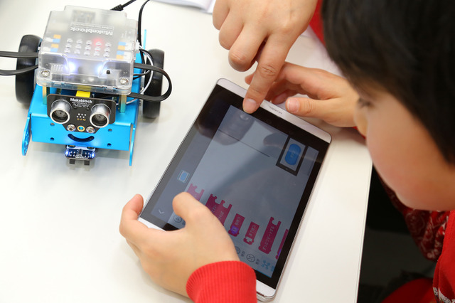 子どものネット時間を“プログラミング時間”に変える「mBot」の魅力 画像