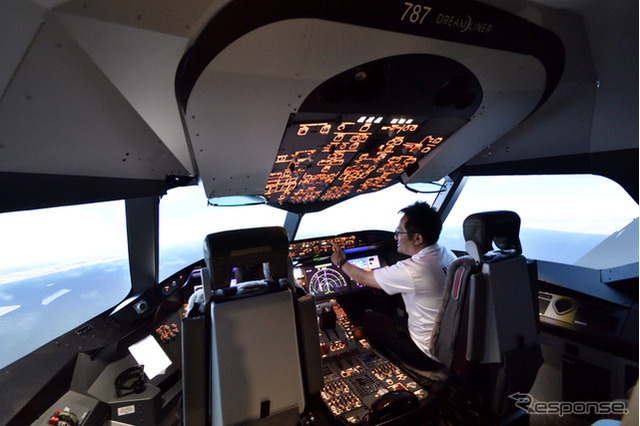 本格的なフライト体験ができる、ボーイング787フライトシミュレーター 画像
