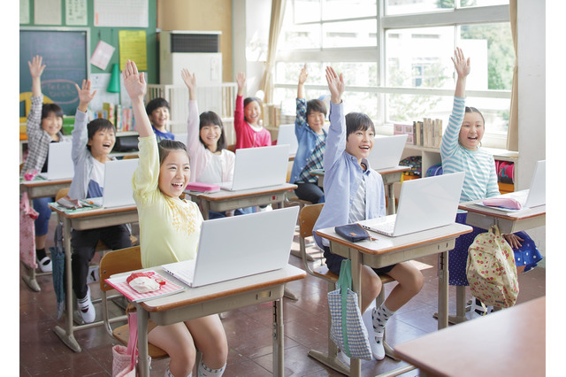 早くも小学校で始まったプログラミング教育に密着 画像