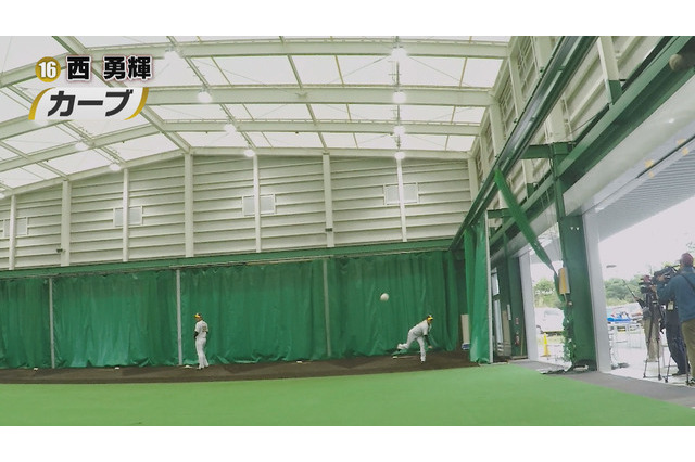 野球選手の投球を捕手目線で体感、2019年版「投球体感映像」登場…甲子園歴史館 画像