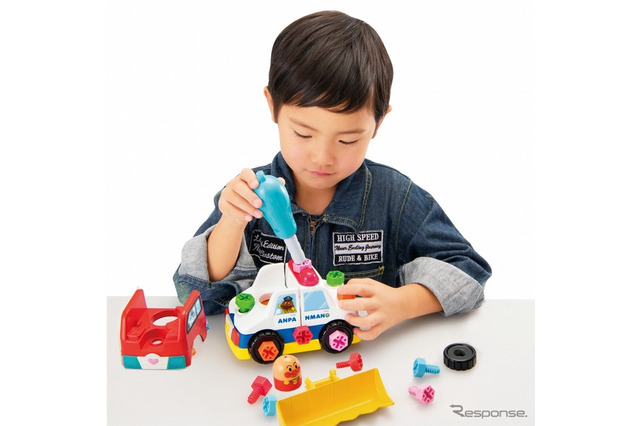 1台で3種類の乗り物を組み立てられる「アンパンマンくみたてDIY」の新商品、4/18発売 画像