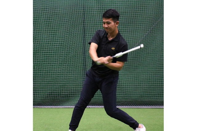 室内で野球の自主練できる「インパクトスウィングバット」 画像