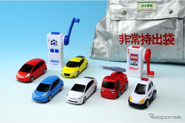 タカラトミー、乾電池不要の赤外線リモートコントロールカーを発売 画像