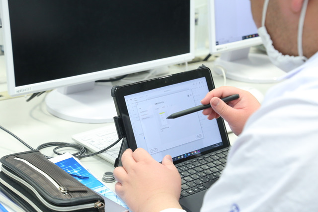 Microsoft Surface×Adobe XDが創造力を養う協働学習を実現…足立学園の取組み 画像