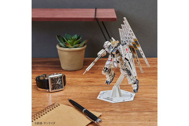ガンダムが紙製立体パズルに…パーツ約300個 画像