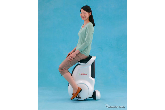 ホンダ、ロボット展示会で「新型ASIMO」のデモンストレーションなどを実施 画像