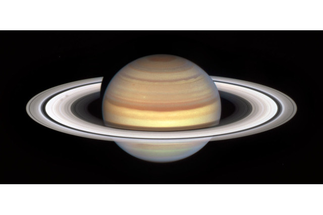 土星の衛星、新たに62個発見され計145個に…太陽系最多 画像