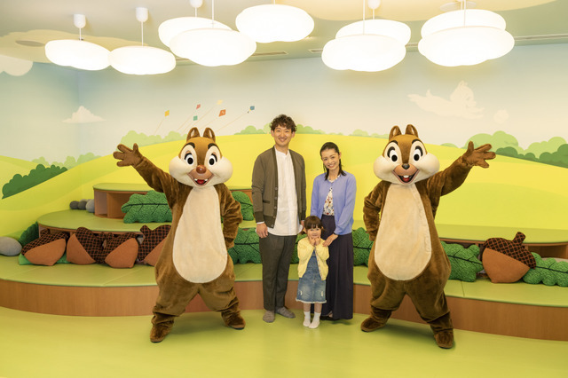 チップ&デールと記念撮影…ディズニーアンバサダーホテル新プラン 画像