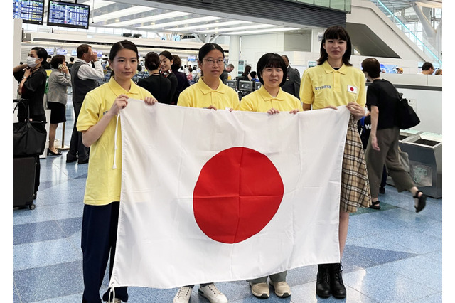 ヨーロッパ女子情報オリンピック、4人全員メダル獲得 画像