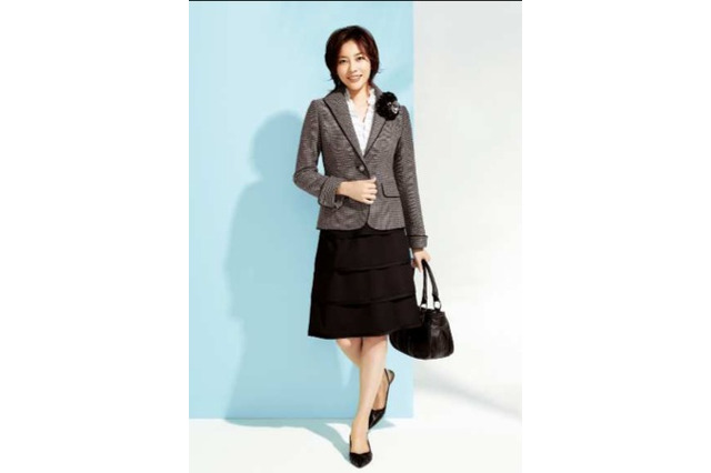 ワールド、輝くママの「春のセレモニースタイル」を発表 画像