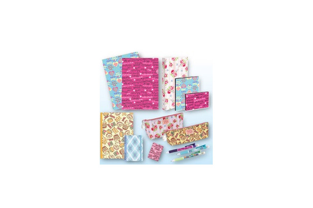 ガールズ世代向けROSE HIPSシリーズ、ノートからLED付パスケースまで 画像