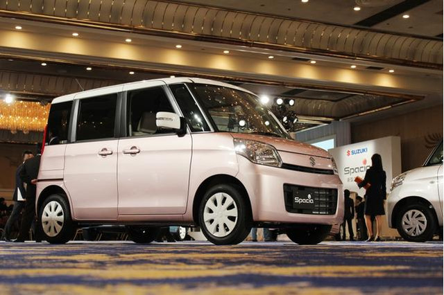 スズキの軽ハイトワゴン「スペーシア」女性へのヒヤリングを重視したデザインに 画像